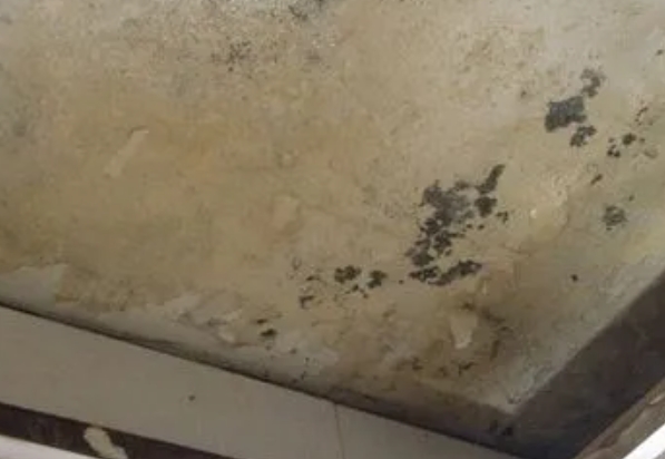 冷水滩阳台漏水维修公司分享下冷水滩卫生间渗水维修需要注意哪些问题。